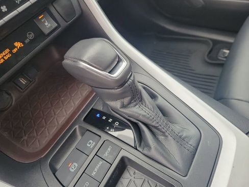 Certified 2021 Toyota RAV4 Limited image 28