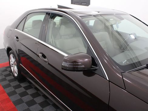 Used 2010 Mercedes-Benz E 350 4MATIC Sedan image 8