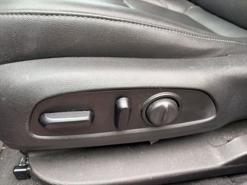 Used 2021 Chevrolet Blazer LT w/ LPO, Black Grille Bar Package image 9