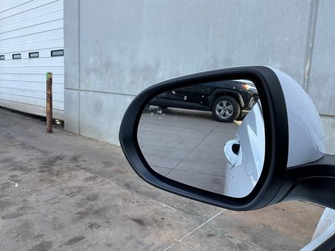 Used 2025 Buick Encore GX Preferred image 17