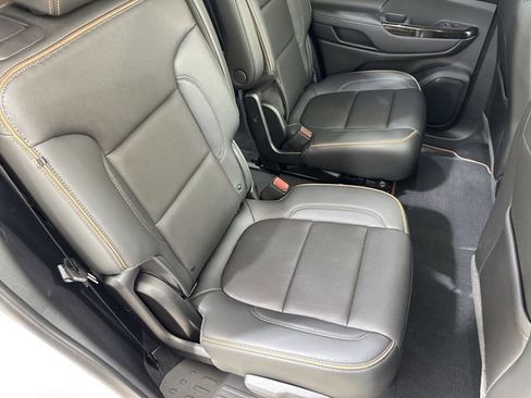 Used 2022 GMC Acadia AT4 w/ Technology Package image 28