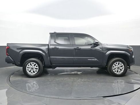 Used 2025 Toyota Tacoma SR5 image 2