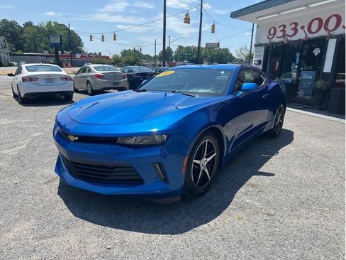 Used 2017 Chevrolet Camaro LT RWD image 3