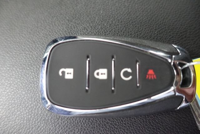 Used 2025 Chevrolet Trax LT FWD image 17