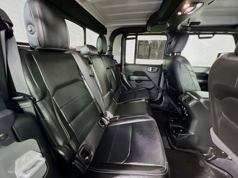 Used 2022 Jeep Gladiator Overland w/ Popular Equipment Package image 27