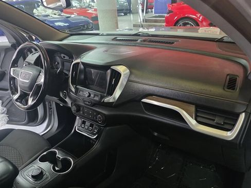 Used 2018 GMC Terrain SLE image 25