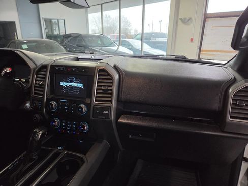 Used 2018 Ford F150 Raptor w/ Equipment Group 802A Luxury image 34