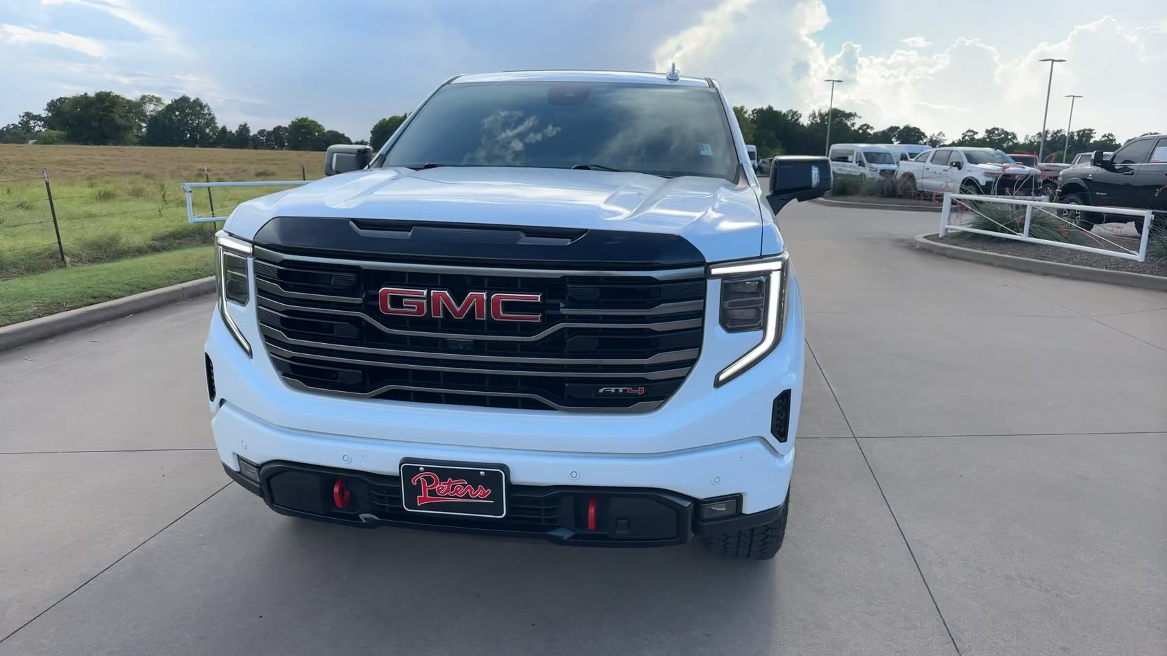 Used 2025 GMC Sierra 1500 AT4 w/ AT4 Premium Package AWD/4WD image 4
