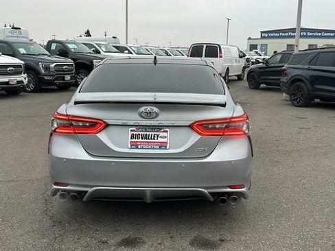 Used 2022 Toyota Camry XSE image 4