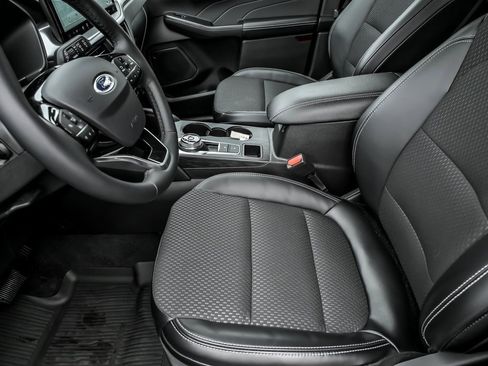 Used 2024 Ford Escape SE image 14