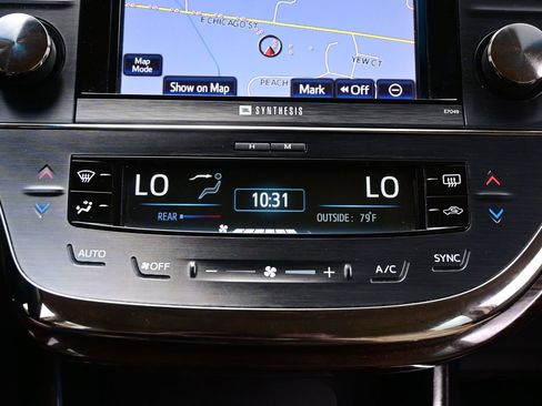 Used 2014 Toyota Avalon Limited w/ Technology Package FWD image 21