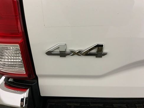 Used 2017 Toyota Tacoma SR5 w/ Tow Package AWD/4WD image 14