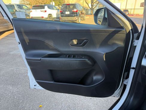 Used 2025 Hyundai Kona SEL image 20