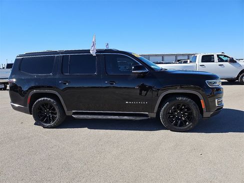 Used 2022 Jeep Wagoneer Series III image 9