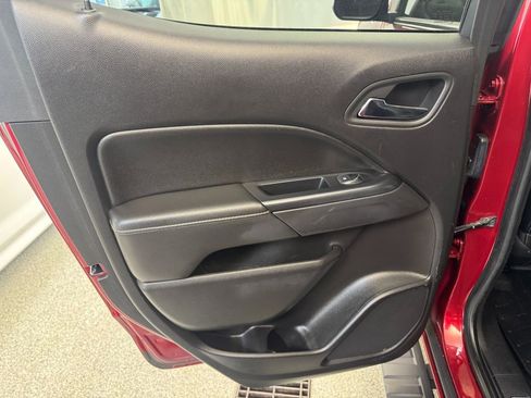 Used 2017 GMC Canyon Denali image 19