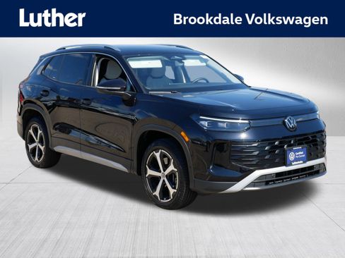 Certified 2025 Volkswagen Tiguan SE AWD/4WD image 1
