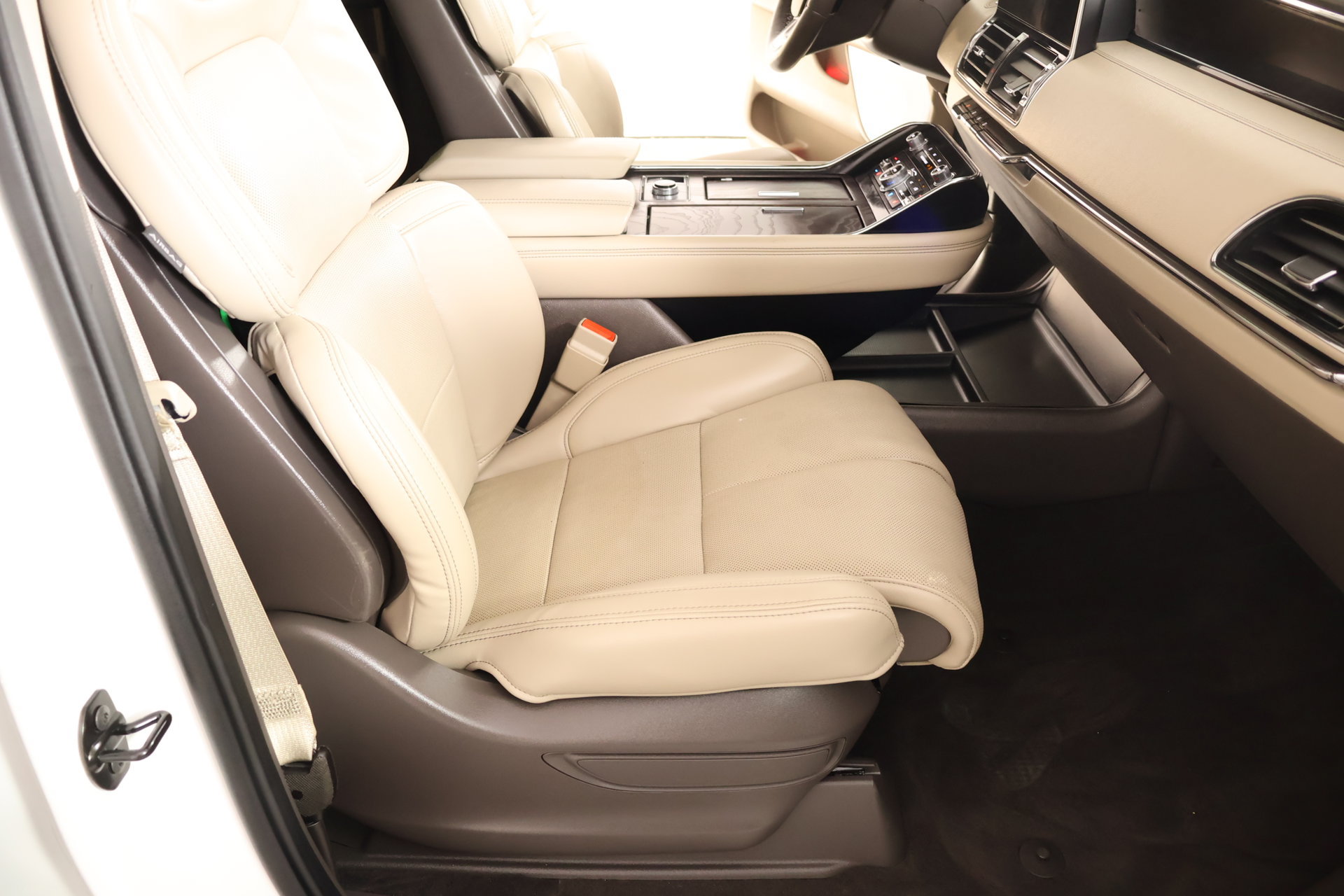 Used 2024 Lincoln Navigator Reserve AWD/4WD image 15