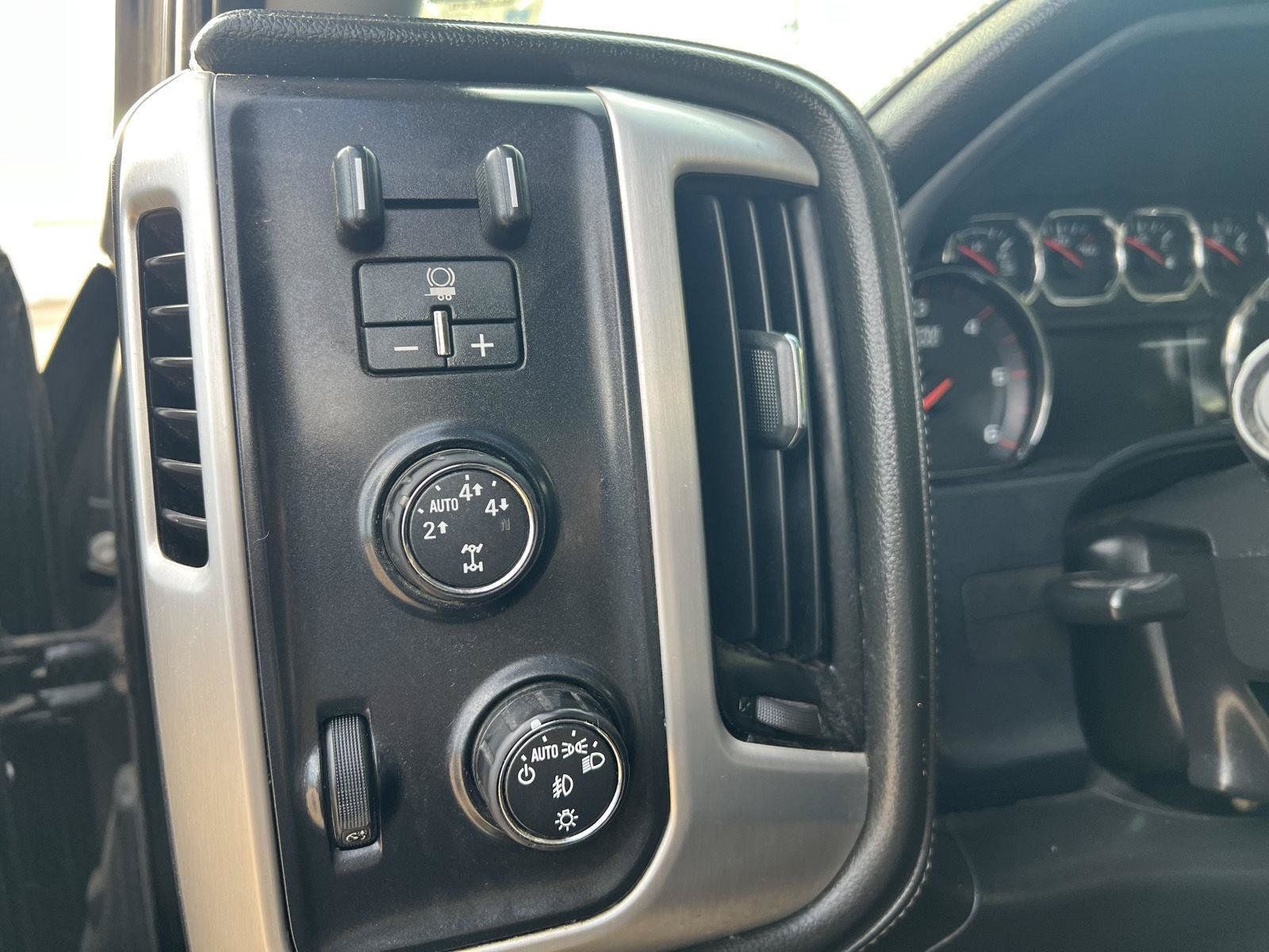 Used 2015 GMC Sierra 1500 SLT w/ SLT Crew Cab Value Package AWD/4WD image 18