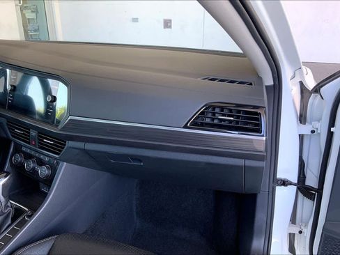 Used 2023 Volkswagen Jetta SEL FWD image 19