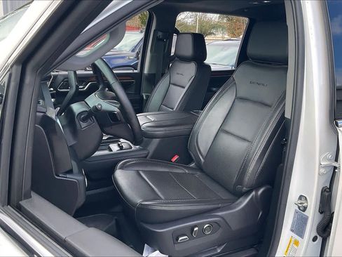 Certified 2024 GMC Sierra 3500 Denali w/ Denali Reserve Package image 7