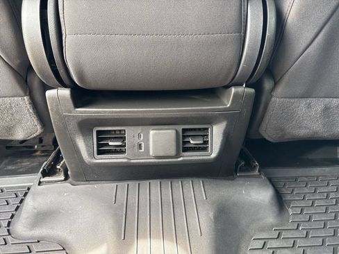 Used 2025 Chevrolet Silverado 2500 LT AWD/4WD image 12
