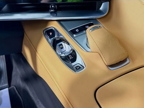 Used 2025 Chevrolet Corvette Stingray Preferred Cpe w/ 2LT image 19