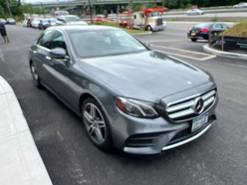 Used 2020 Mercedes-Benz E 450 4MATIC Sedan image 4