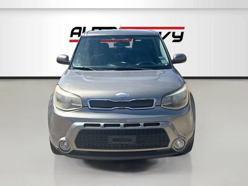 Used 2018 Kia Soul + FWD image 2