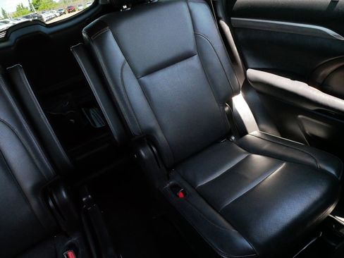 Used 2017 Toyota Highlander Limited Platinum AWD/4WD image 14
