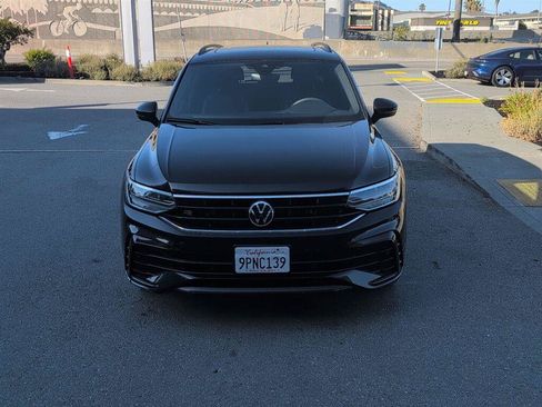 Used 2024 Volkswagen Tiguan SE R-Line FWD image 2