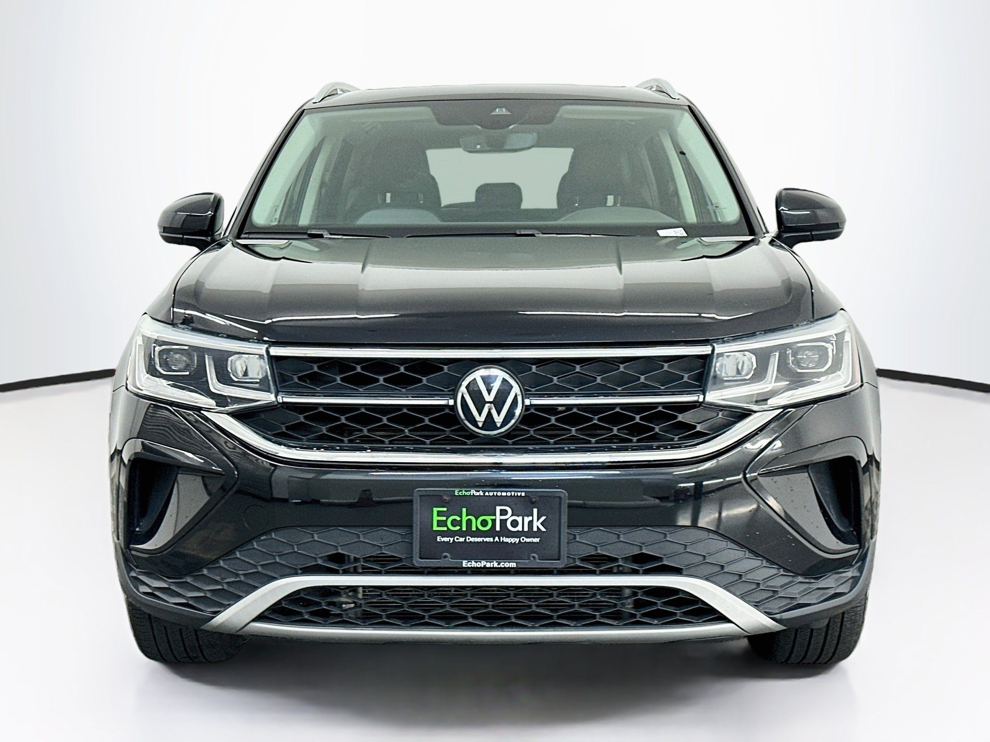Used 2023 Volkswagen Taos SEL AWD/4WD image 2