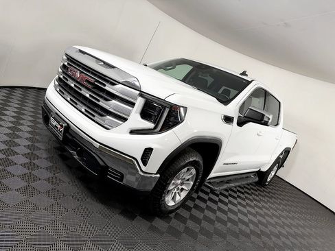 Used 2023 GMC Sierra 1500 SLE AWD/4WD image 17