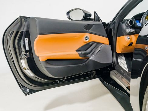 Used 2020 Ferrari Portofino image 26