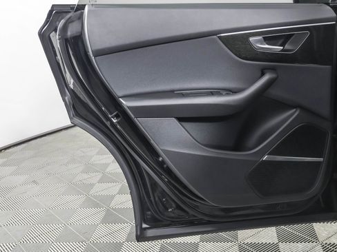 Used 2021 Audi Q8 Prestige w/ Prestige Package image 44