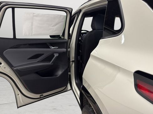 New 2026 Volkswagen Tiguan SE R-Line image 25