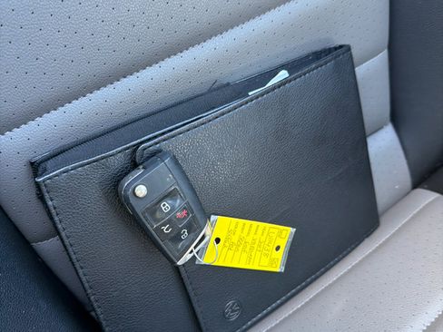 Used 2017 Volkswagen Golf Alltrack SEL image 31