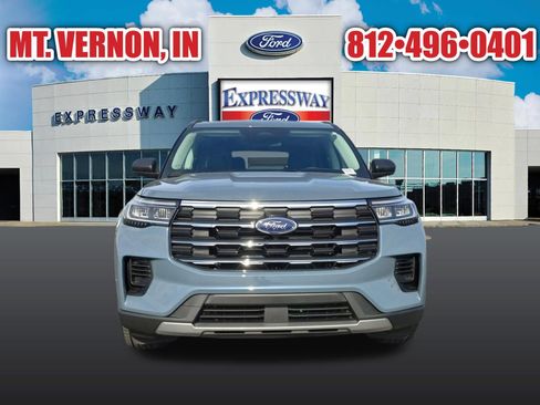 New 2026 Ford Explorer Active RWD image 3