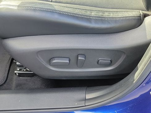 Used 2018 Nissan Rogue SL w/ Premium Package image 21