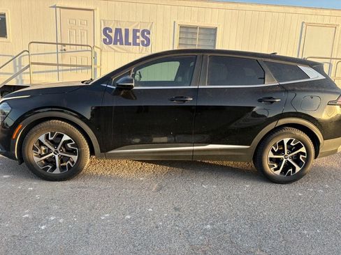 Used 2024 Kia Sportage EX FWD image 3