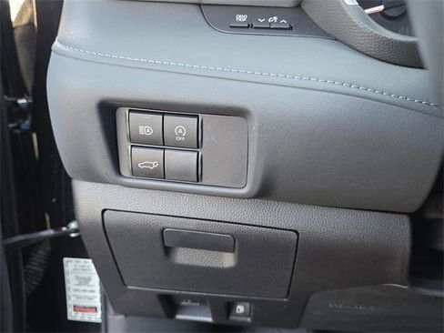 Certified 2023 Toyota Highlander XSE image 27