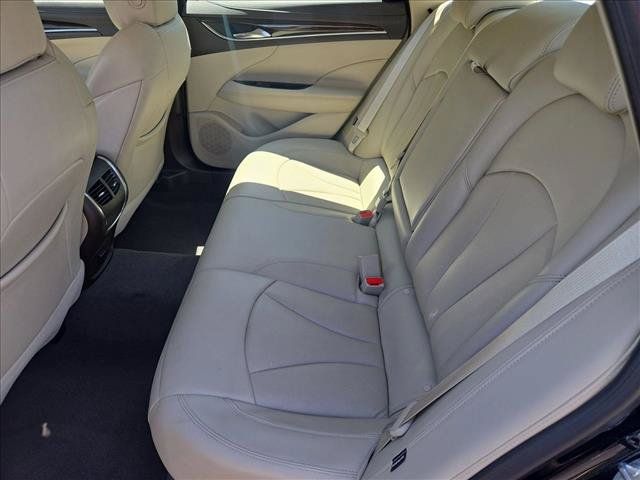 Used 2018 Buick LaCrosse Essence FWD image 18