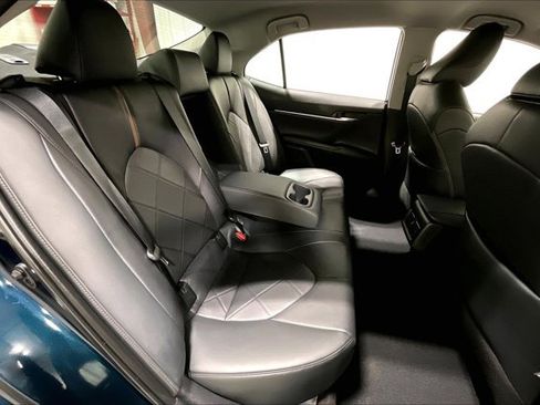 Used 2019 Toyota Camry XLE image 27