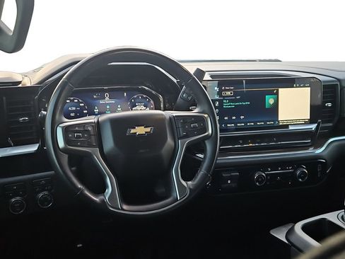 Used 2024 Chevrolet Silverado 2500 LT image 16