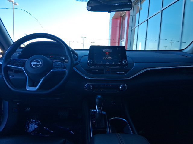 Certified 2025 Nissan Altima 2.5 SR FWD image 19