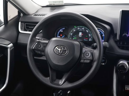 Used 2025 Toyota RAV4 XLE AWD/4WD image 14