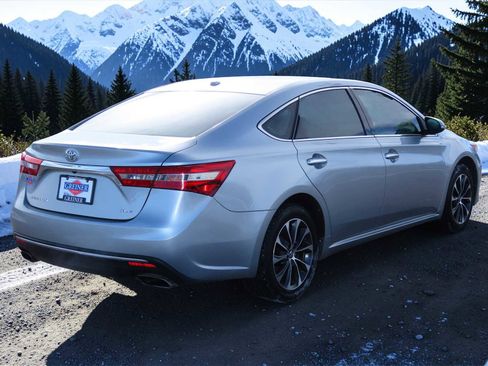 Used 2016 Toyota Avalon XLE image 6