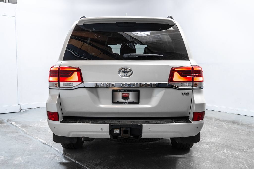 Used 2018 Toyota Land Cruiser w/ Carpet Mat Package AWD/4WD image 6