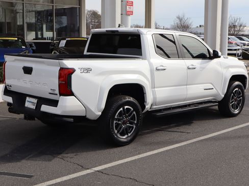 Used 2025 Toyota Tacoma TRD Sport image 10