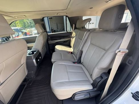 Used 2019 Ford Expedition XLT w/ Equipment Group 202A AWD/4WD image 15