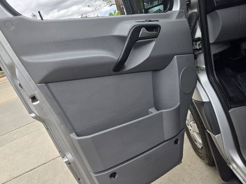 Used 2013 Mercedes-Benz Sprinter 2500 image 15